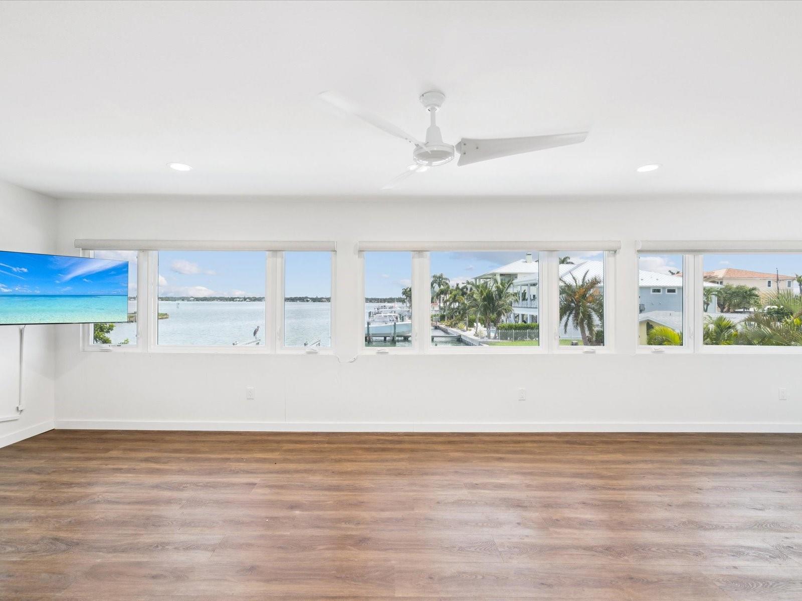 CAPRI ISLE - Residential