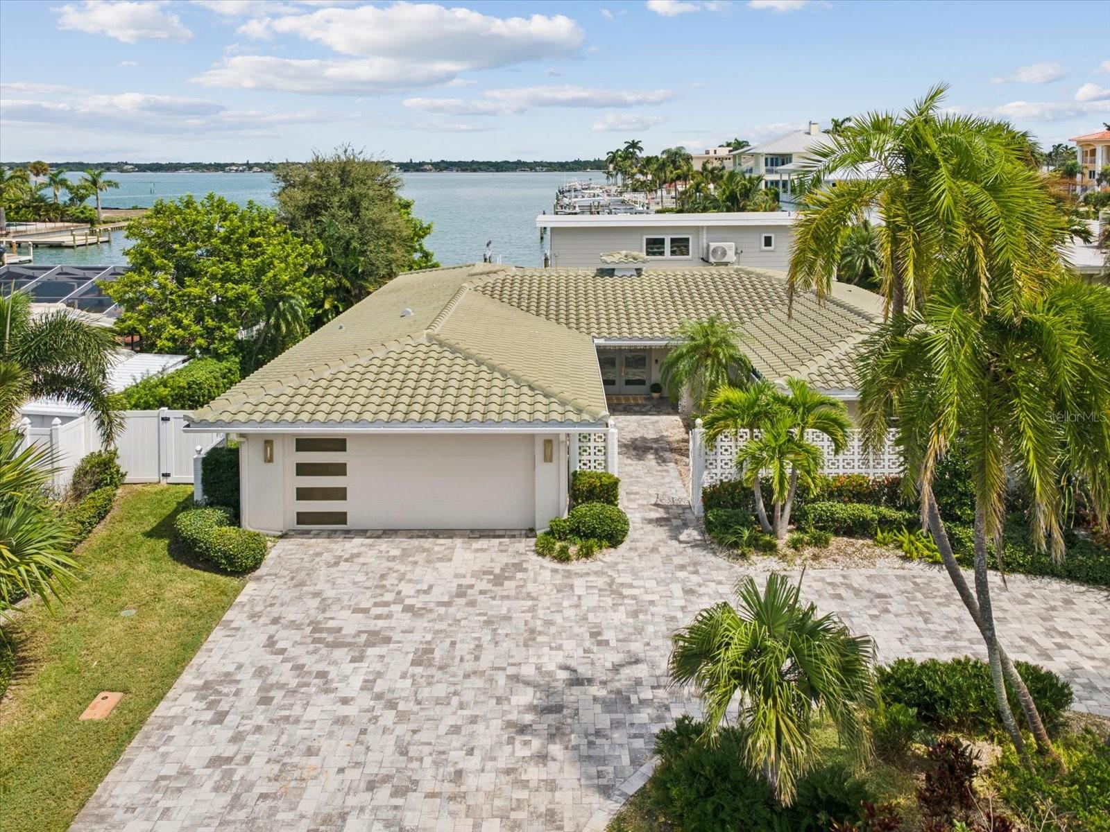 CAPRI ISLE - Residential