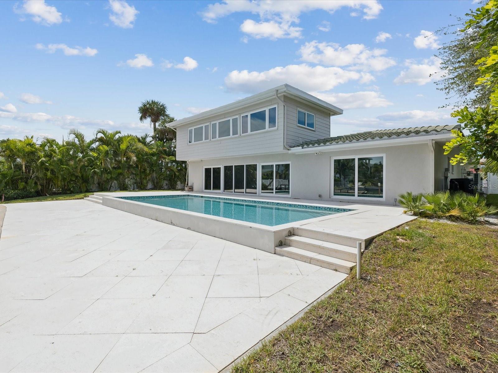 CAPRI ISLE - Residential