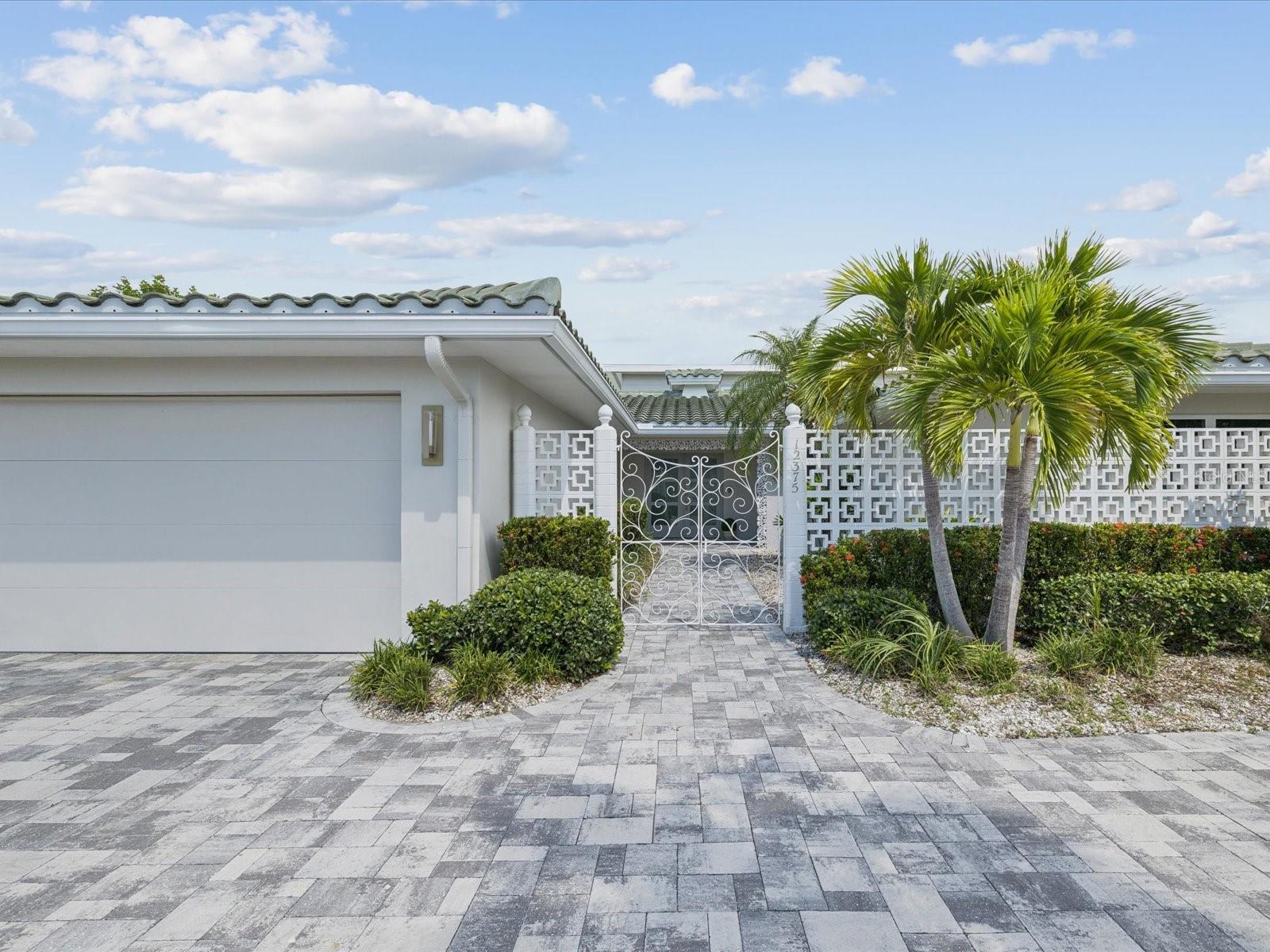 CAPRI ISLE - Residential