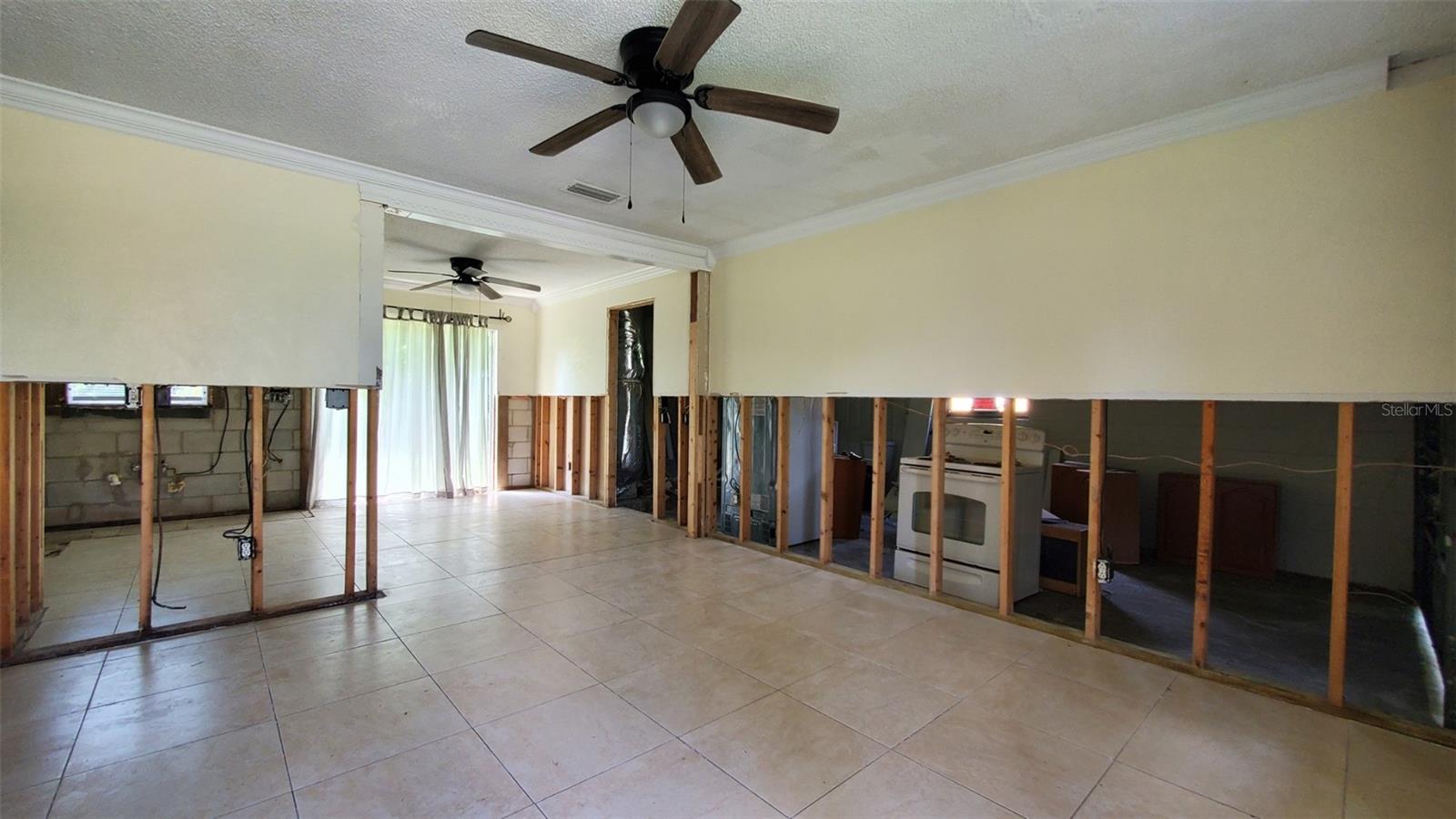 SUNNYLAND PARK 02 BLK 17 KINGSTON - Residential