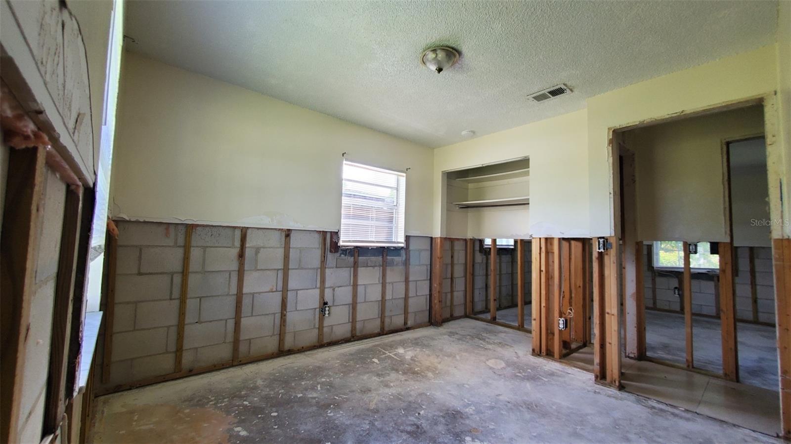 SUNNYLAND PARK 02 BLK 17 KINGSTON - Residential