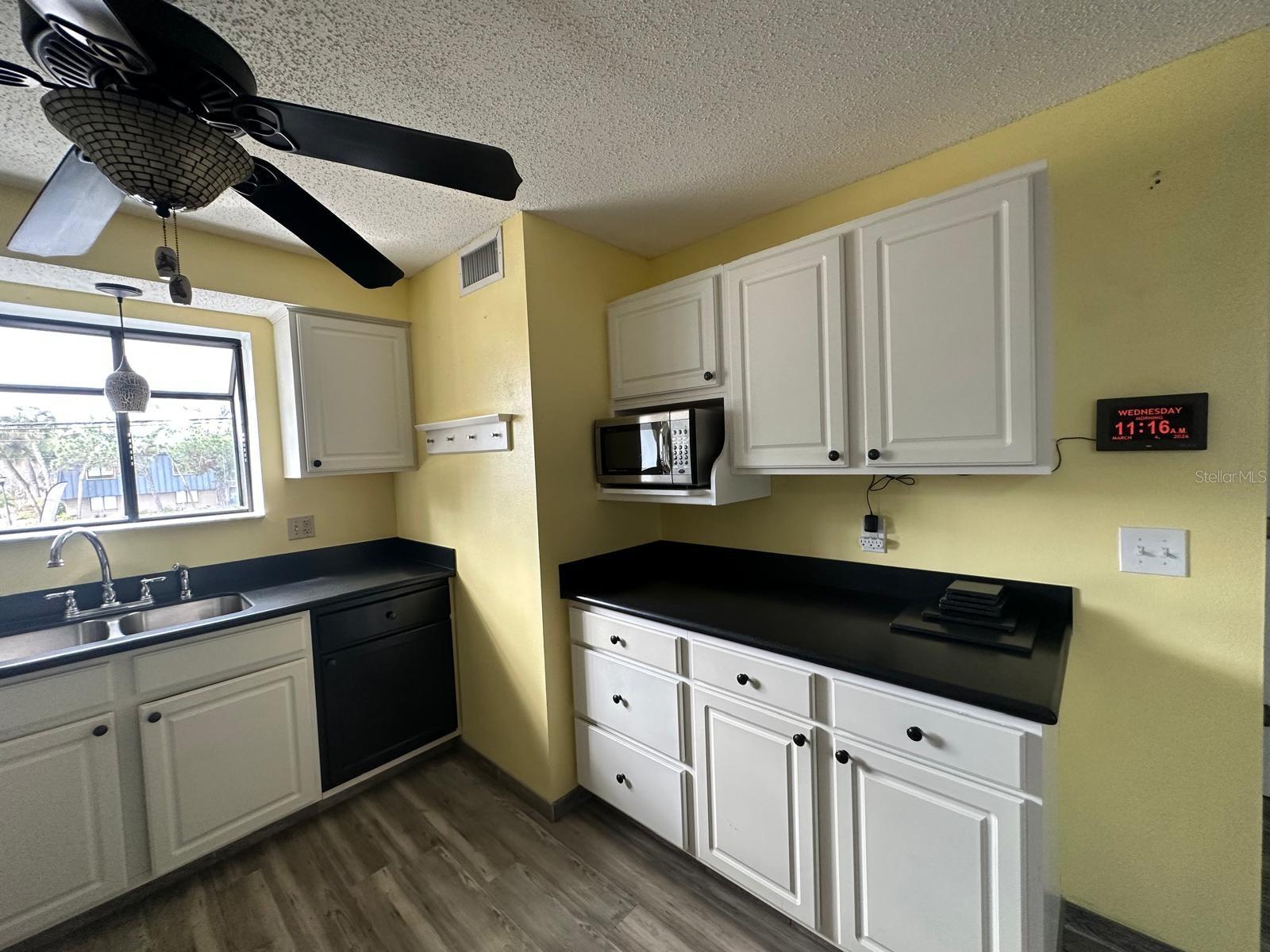 SWEETWATER TWNHM CONDO PH3 - Residential