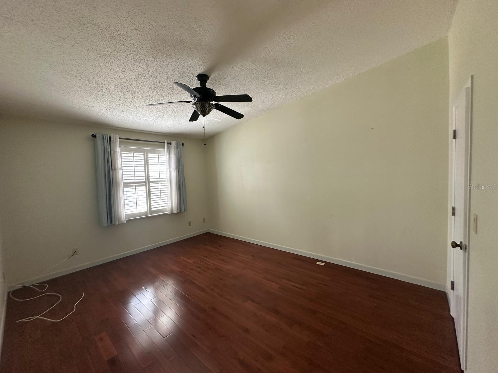 SWEETWATER TWNHM CONDO PH3 - Residential