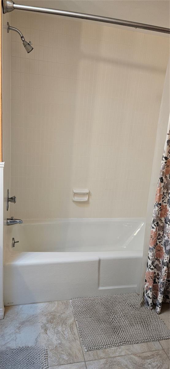 VILLAGE GREEN OF BRADENTON SEC 4 - Residential