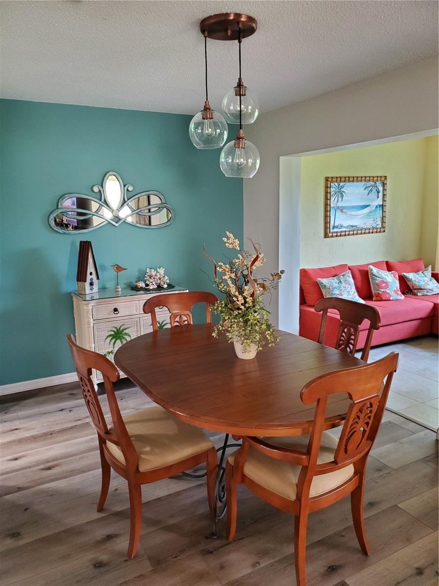 VILLAGE GREEN OF BRADENTON SEC 4 - Residential