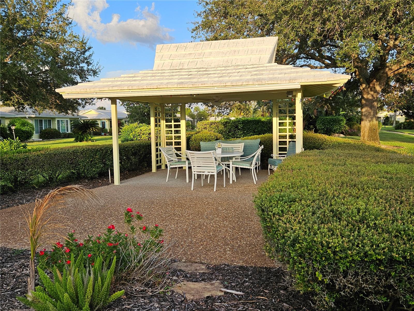 VILLAGE GREEN OF BRADENTON SEC 4 - Residential