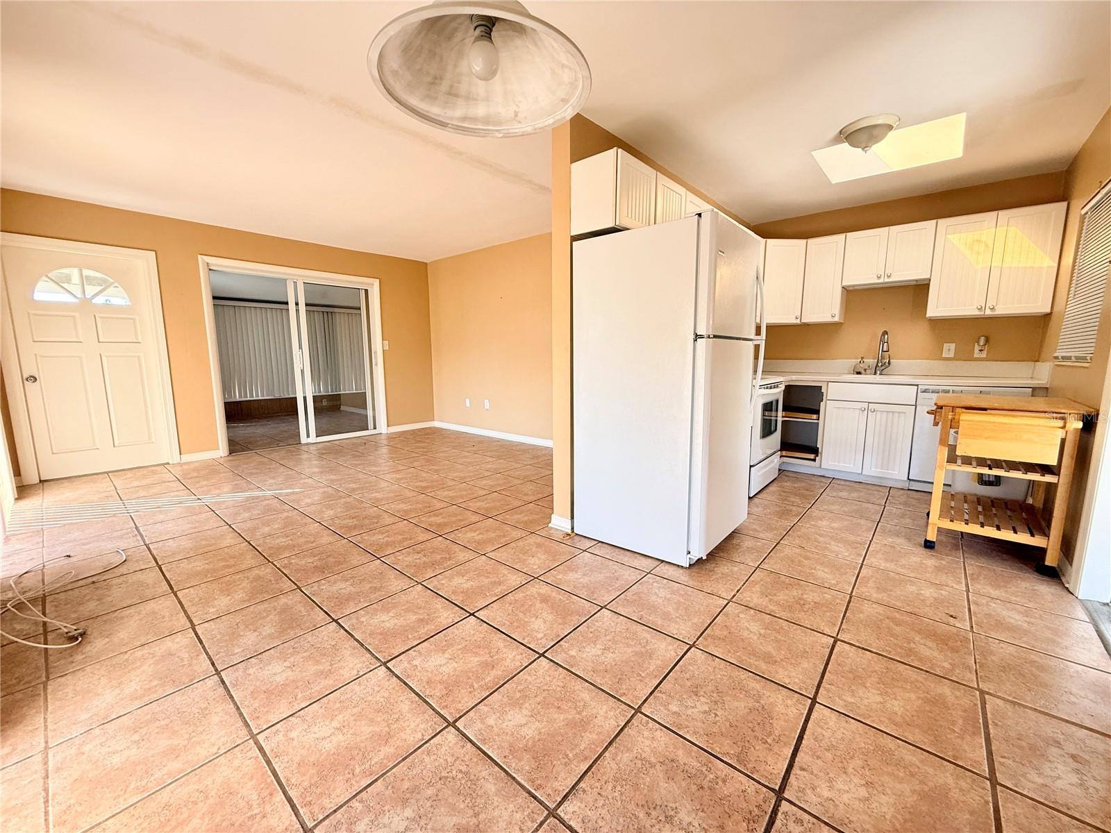 851 CONREID DRIVE NE