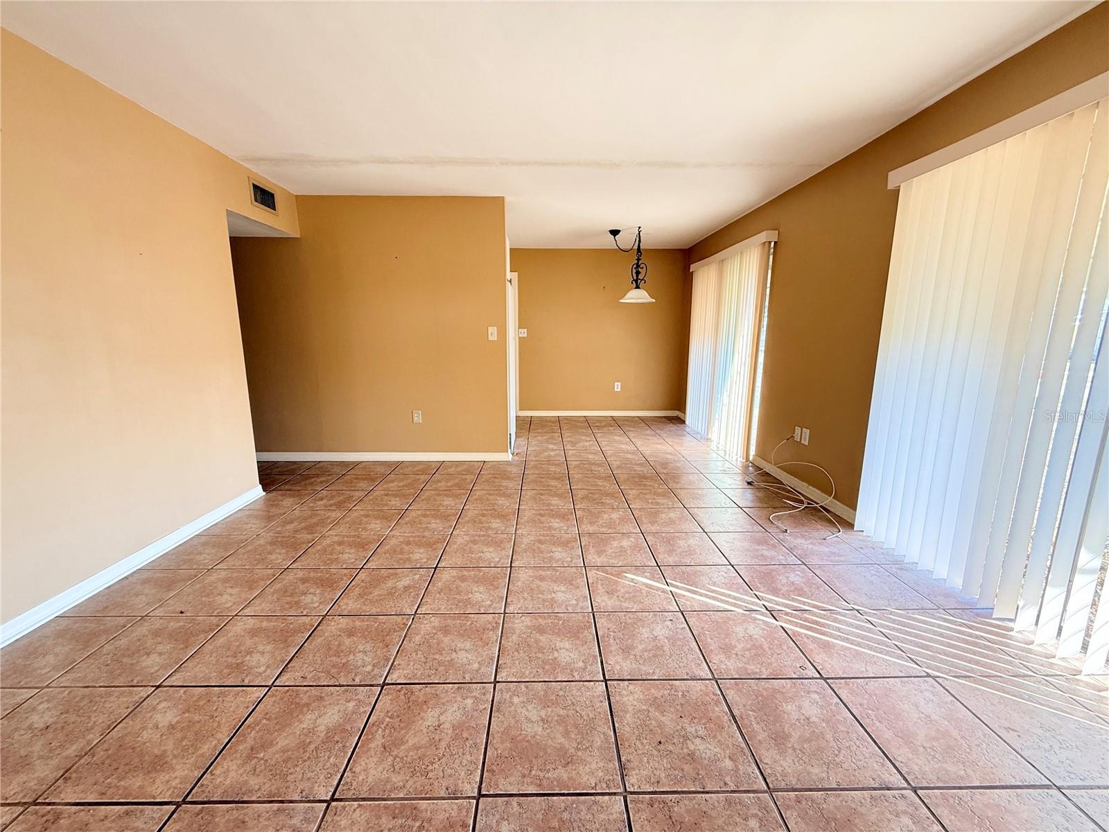 851 CONREID DRIVE NE