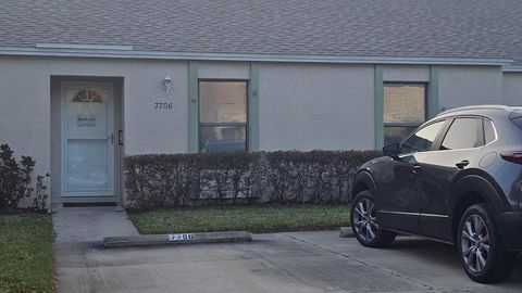 Photo of 7706 Country Pl #7706, Winter Park, FL 32792 (MLS # O6285927)