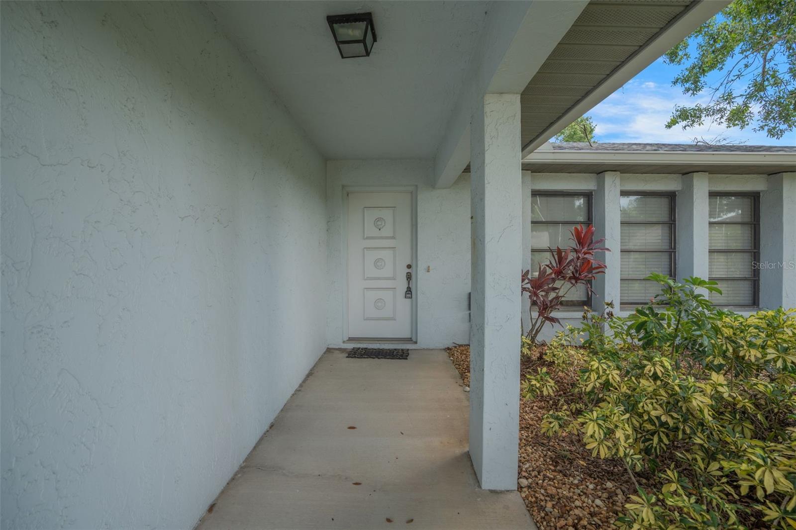 2044 COUNTRY MEADOWS LANE