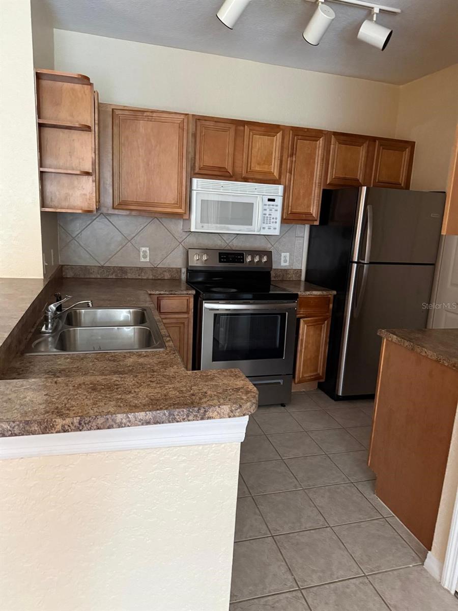 6141 METROWEST BOULEVARD 106