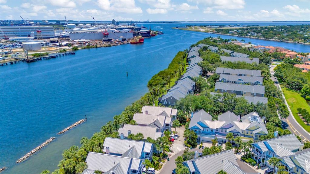 Photo of 936 Hemingway Circle, Tampa, FL 33602 (MLS # C7510373)