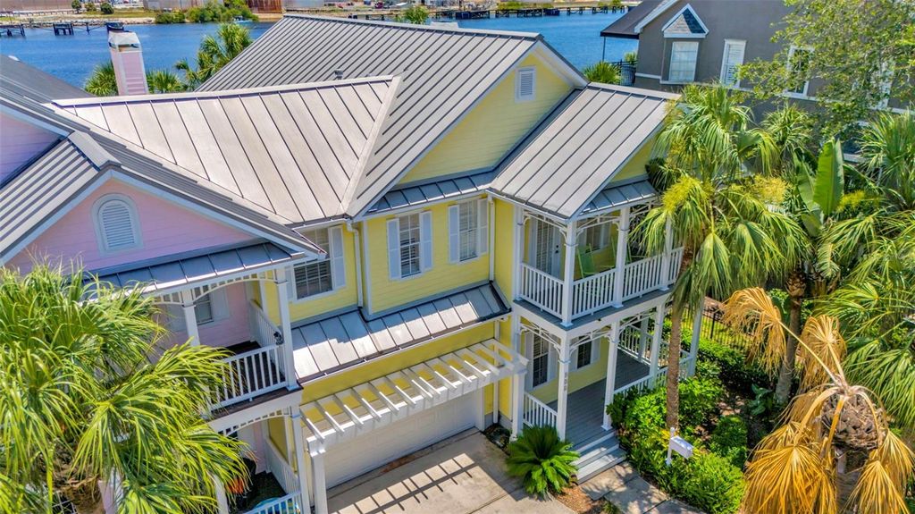 Photo of 936 Hemingway Circle, Tampa, FL 33602 (MLS # C7510373)