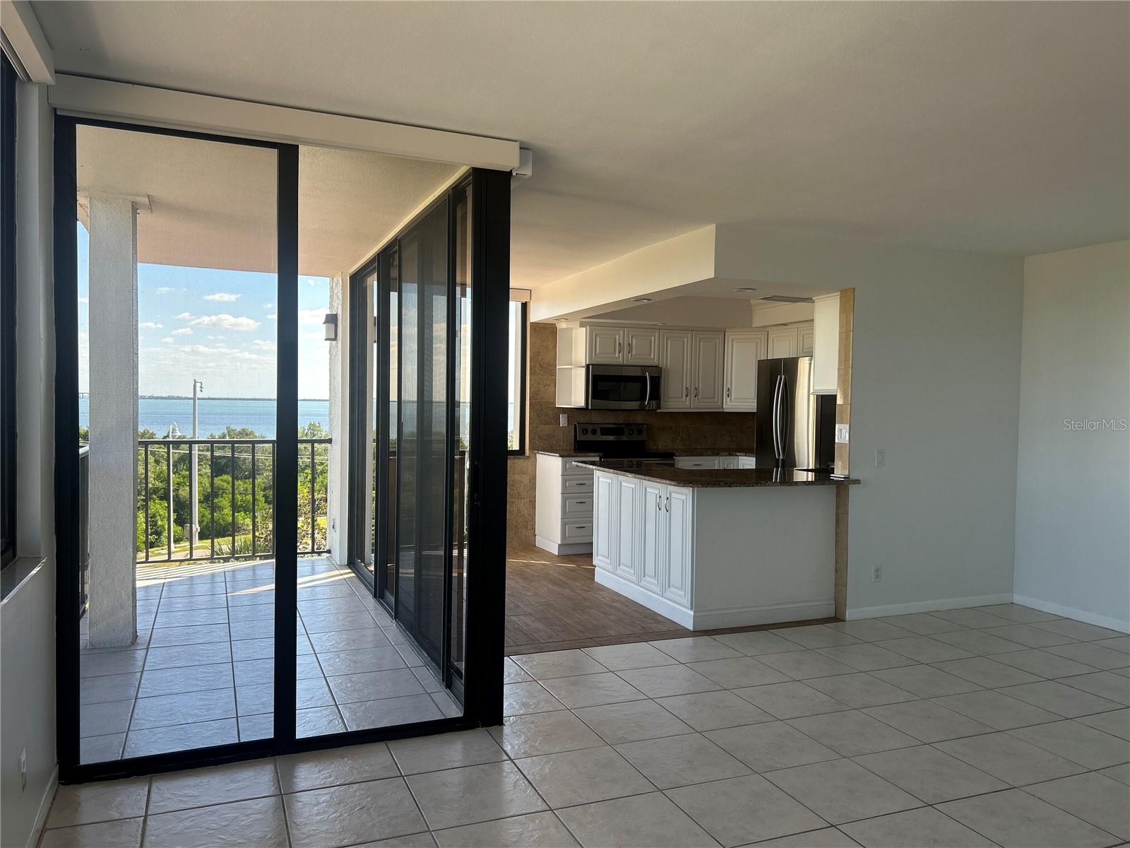 BAHIA DEL MAR I - Residential