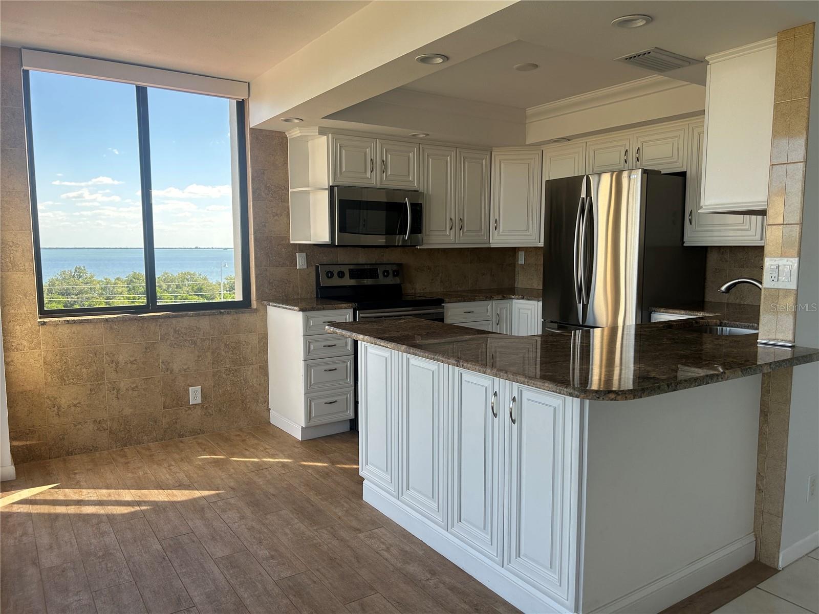 BAHIA DEL MAR I - Residential