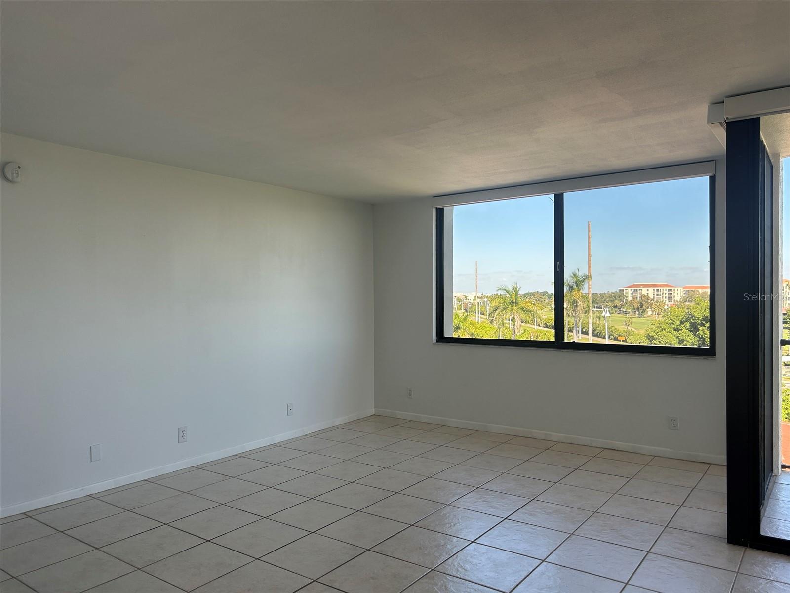 BAHIA DEL MAR I - Residential