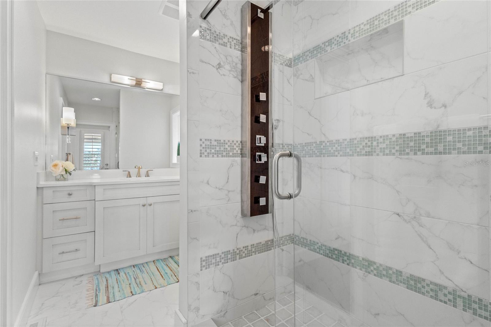 BAY ISLES - Residential