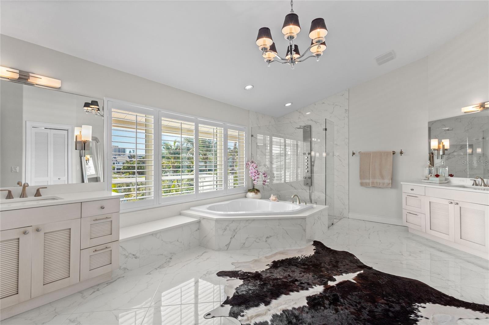 BAY ISLES - Residential