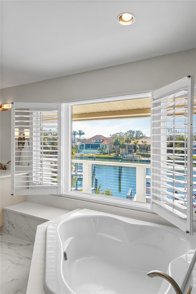 BAY ISLES - Residential