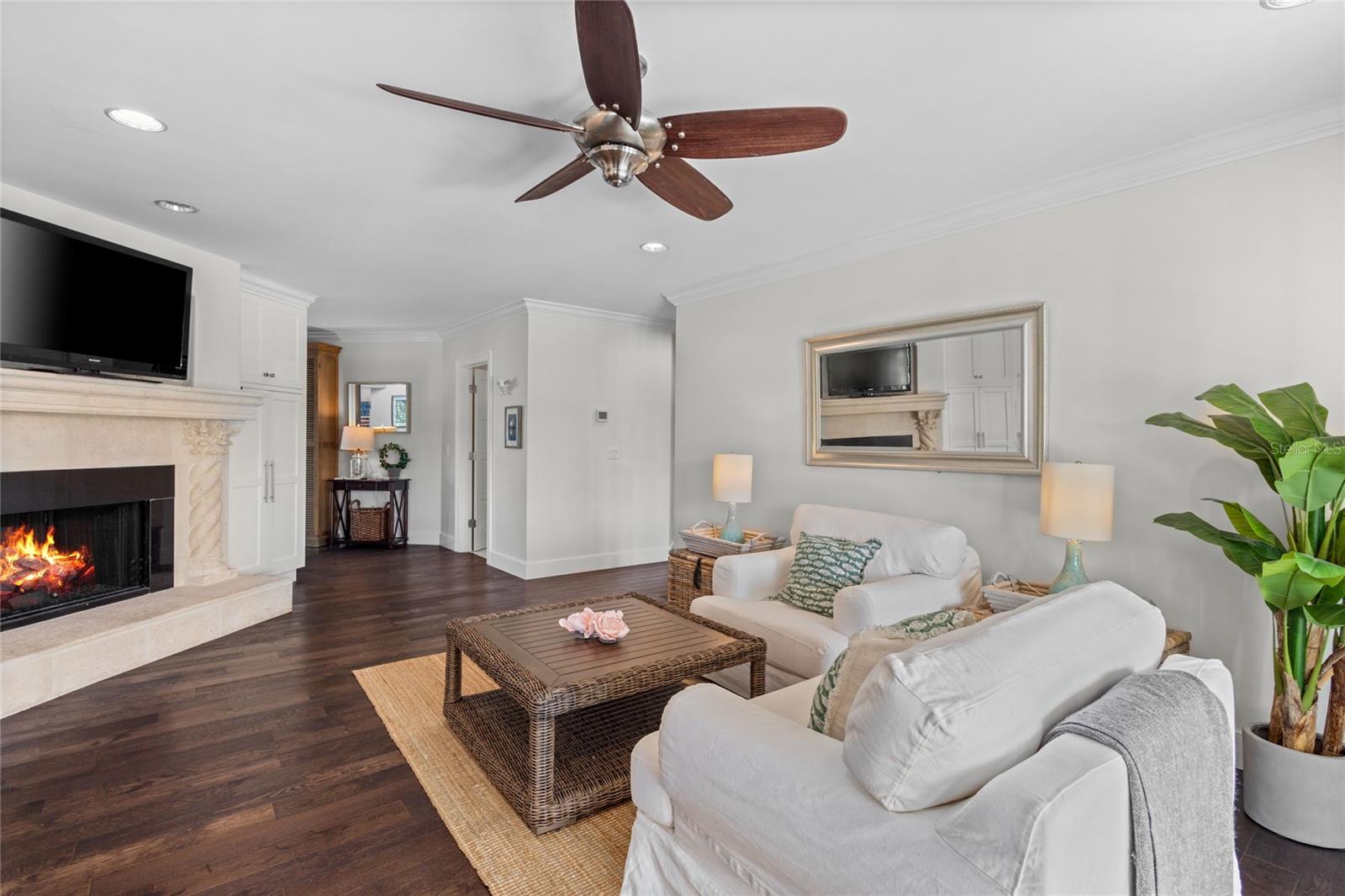 BAY ISLES - Residential