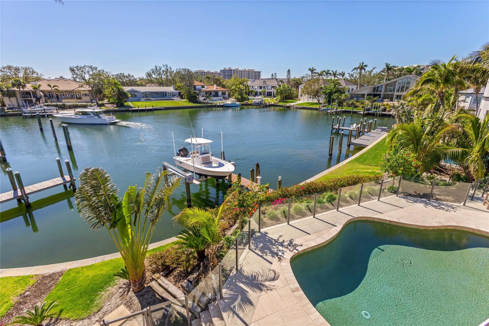 BAY ISLES - Residential
