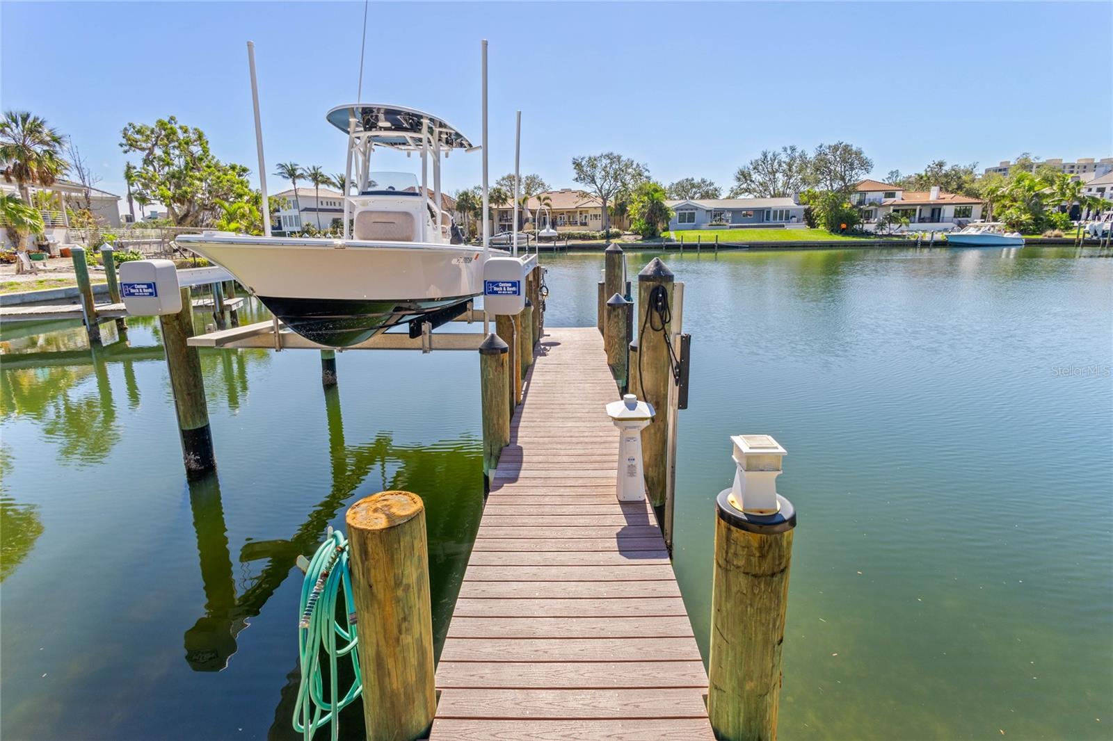 BAY ISLES - Residential