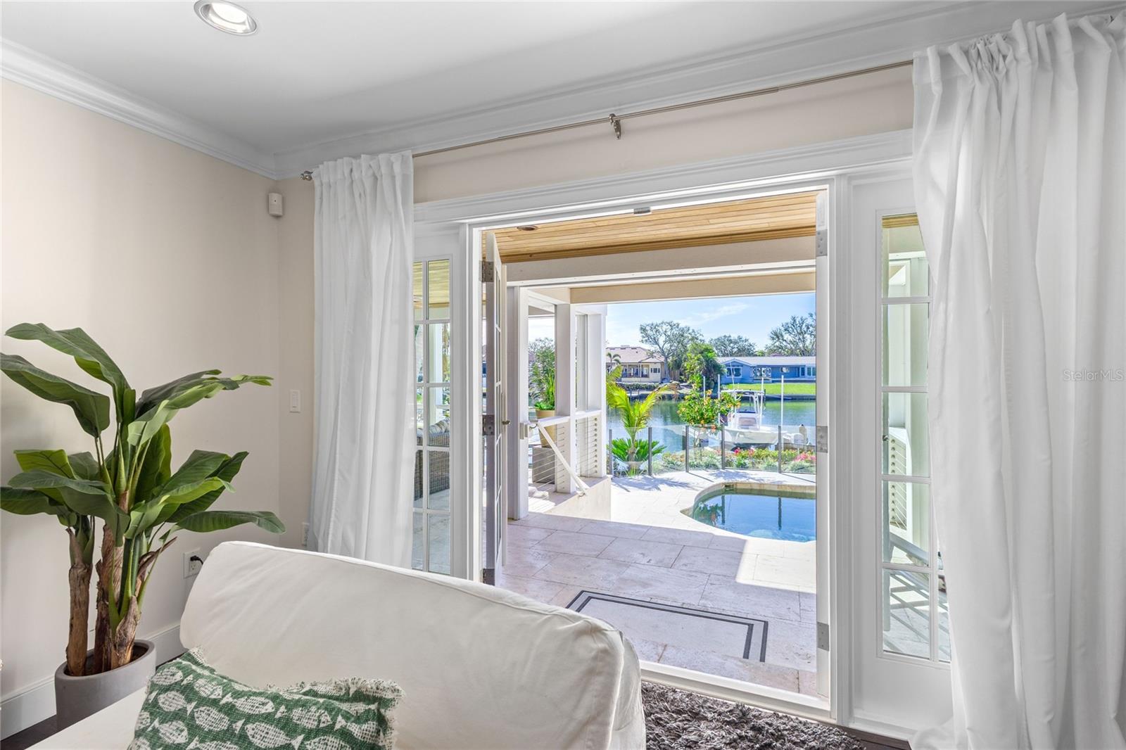 BAY ISLES - Residential