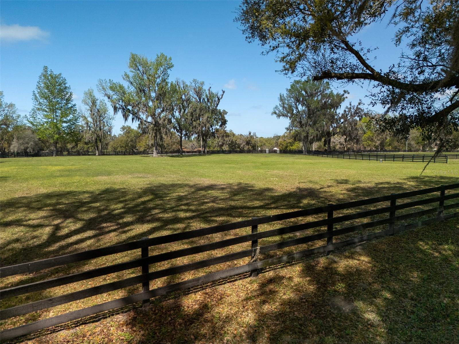 PINNACLE PARK - Residential