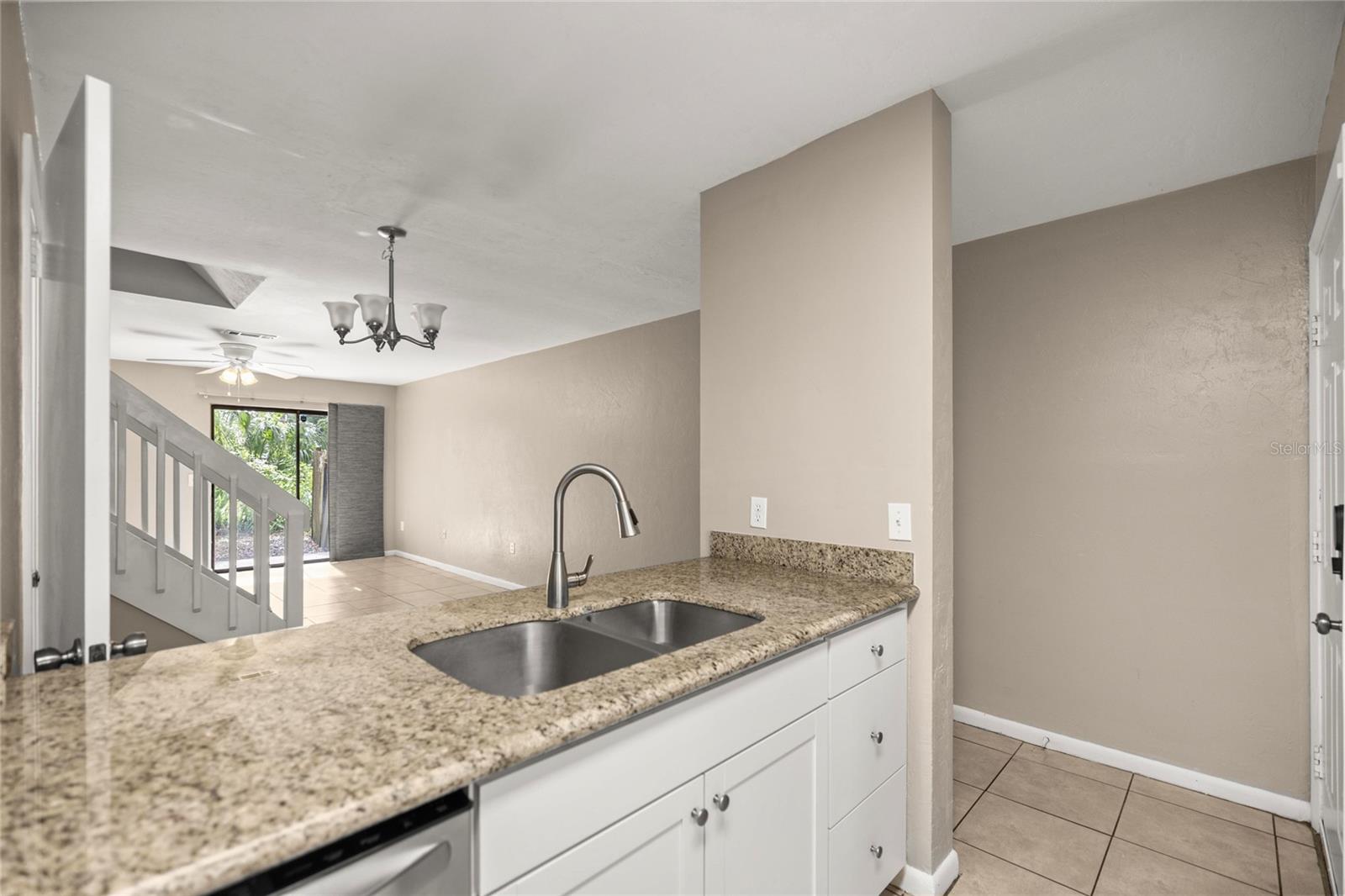 2115 SW 39TH DRIVE