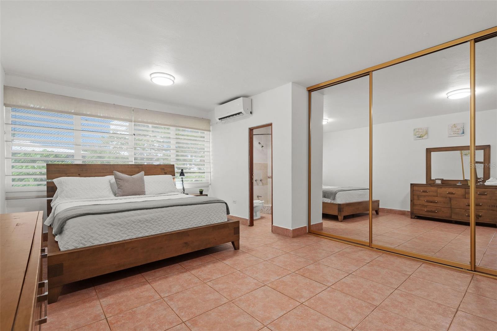 OCEAN PARK - Residential Income