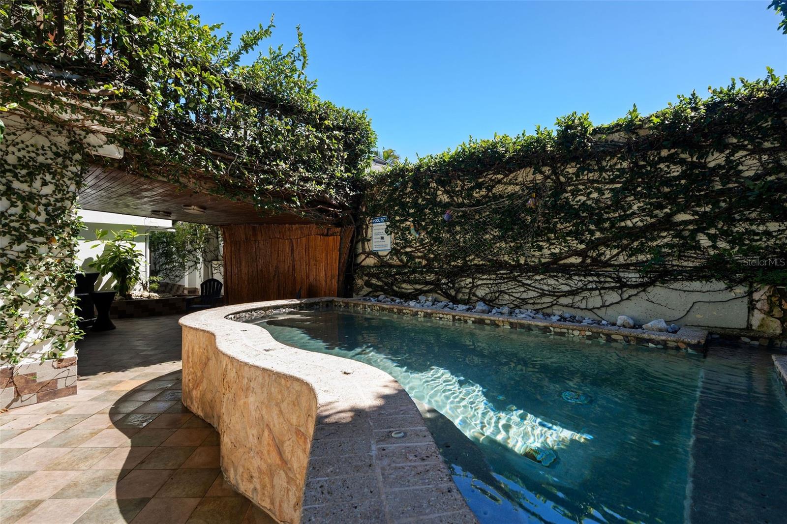 OCEAN PARK - Residential Income