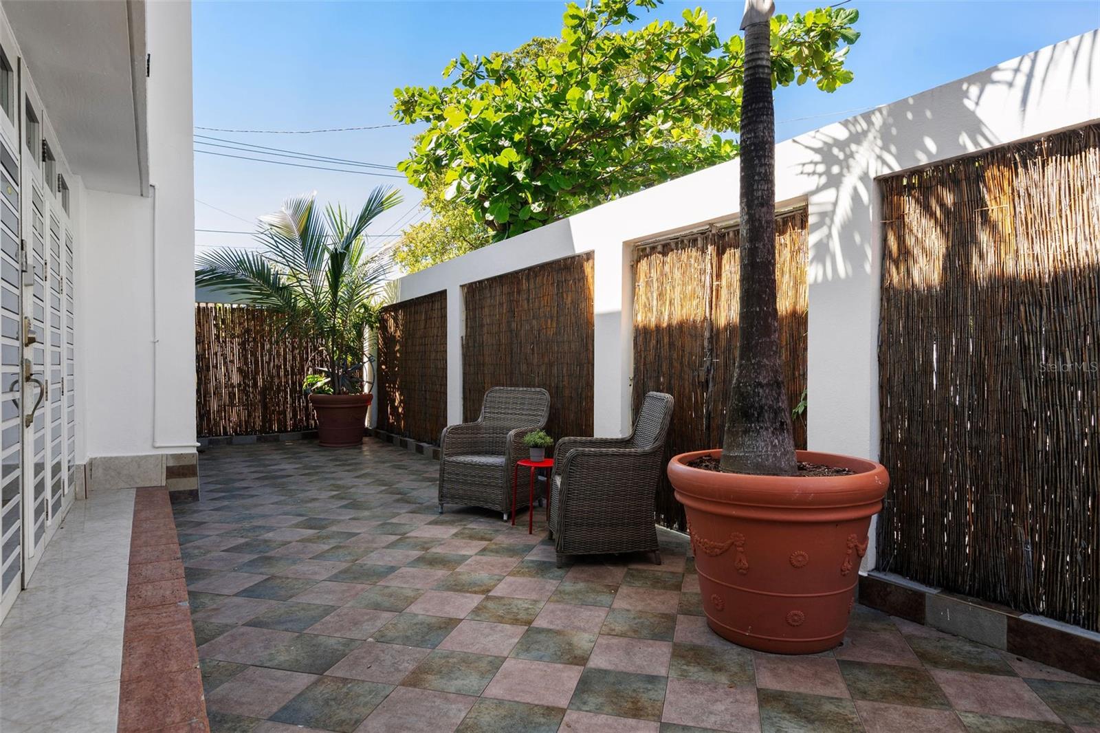 OCEAN PARK - Residential Income