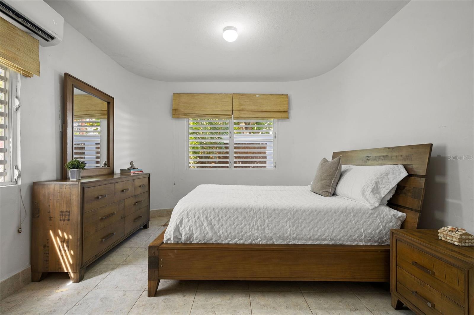 OCEAN PARK - Residential Income