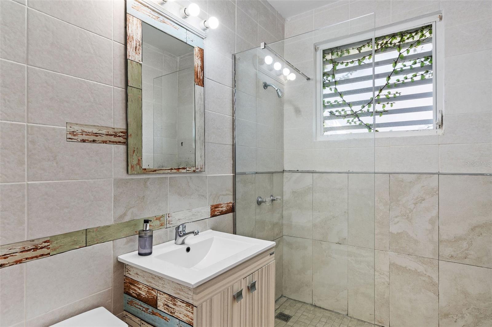 OCEAN PARK - Residential Income