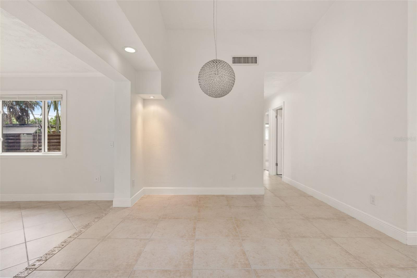 SOUTH GATE MANOR - Residential