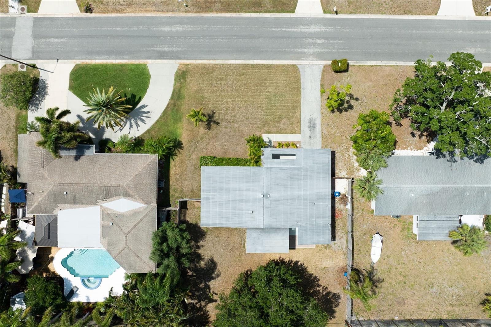 SOUTH GATE MANOR - Residential