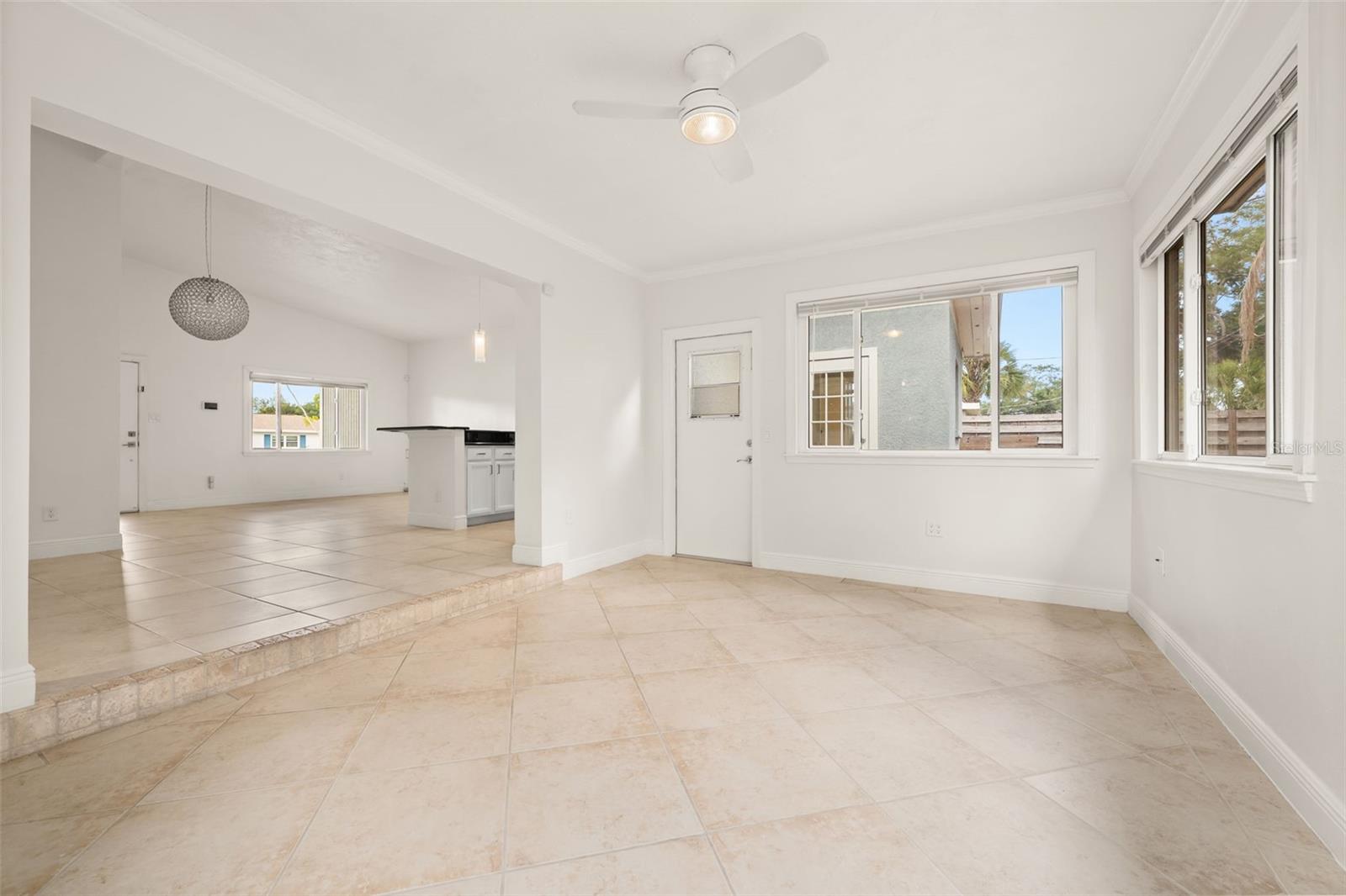 SOUTH GATE MANOR - Residential