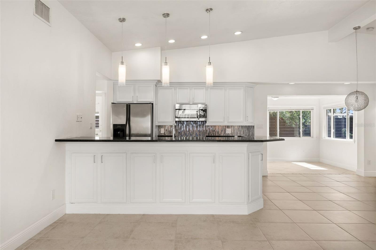 SOUTH GATE MANOR - Residential