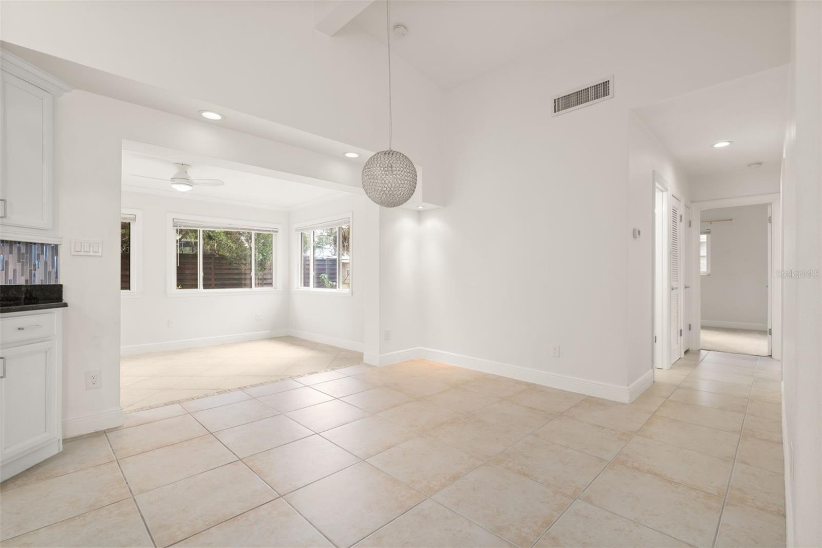 SOUTH GATE MANOR - Residential