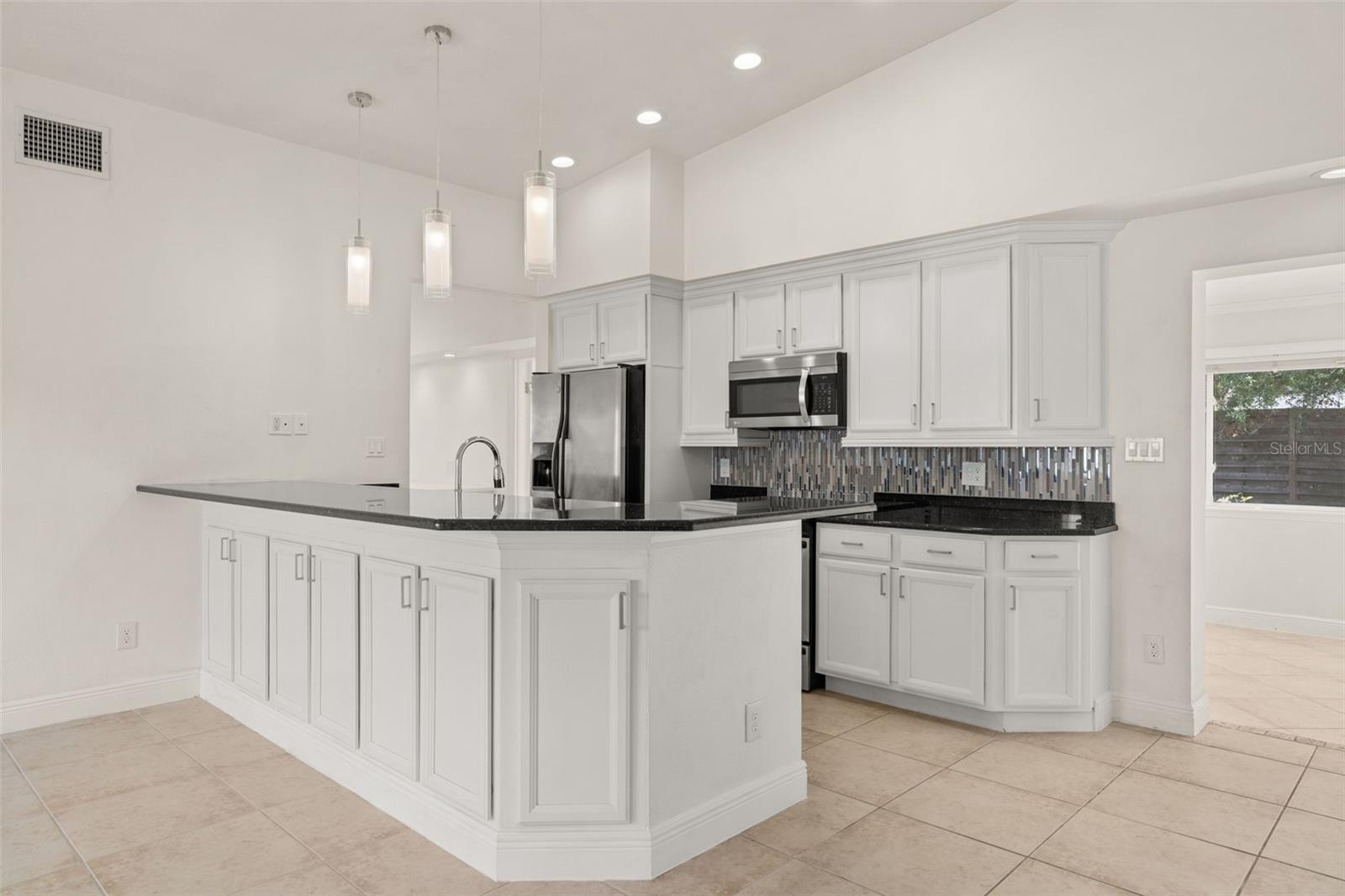 SOUTH GATE MANOR - Residential