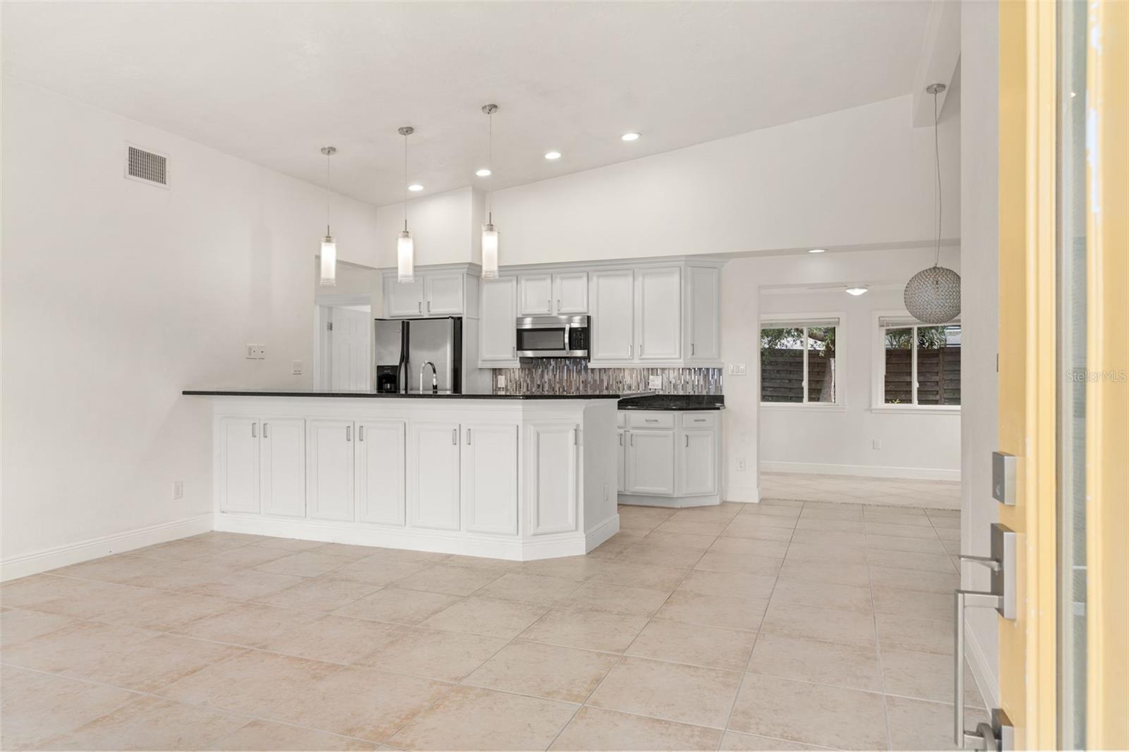 SOUTH GATE MANOR - Residential
