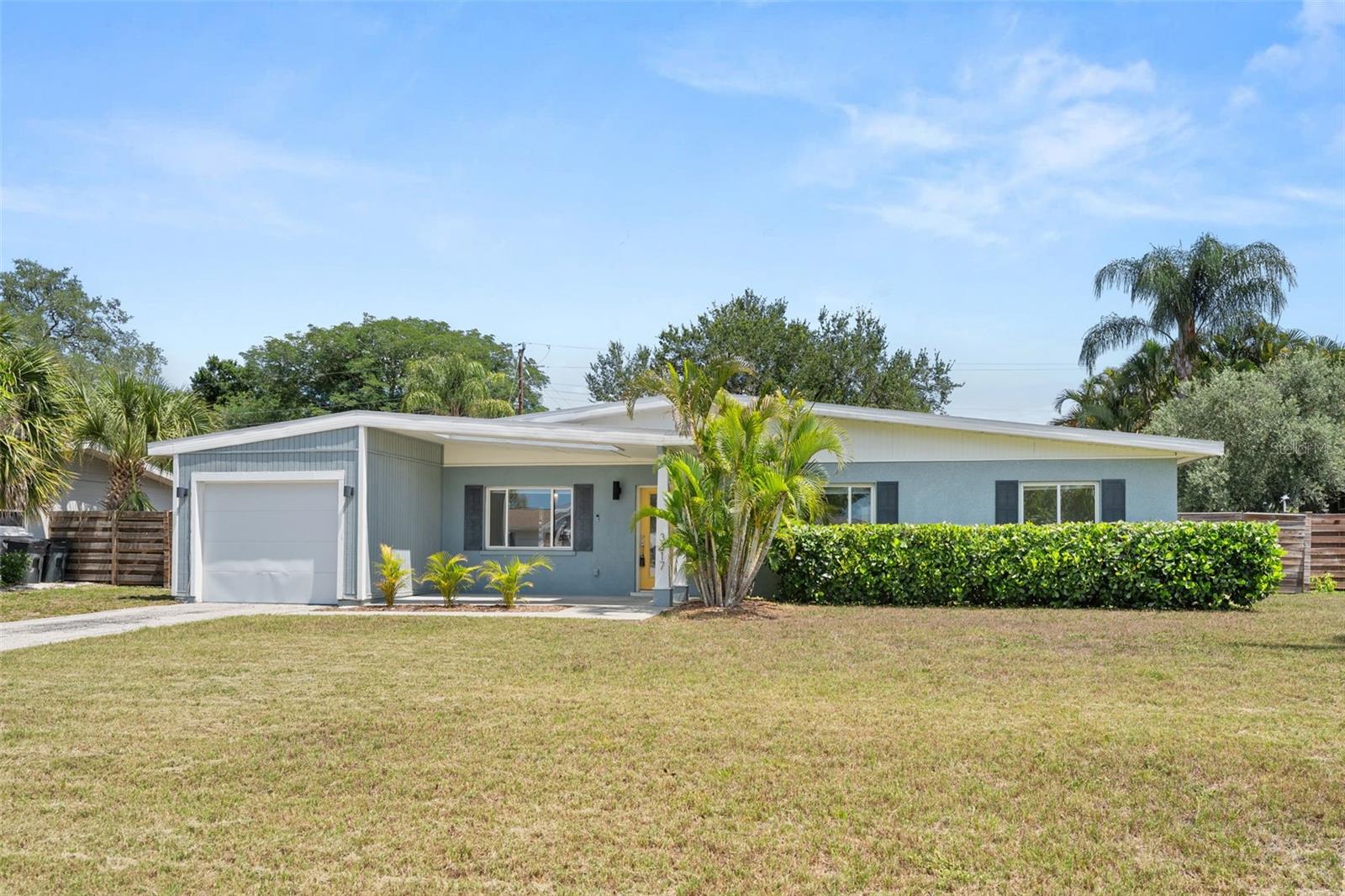 SOUTH GATE MANOR - Residential