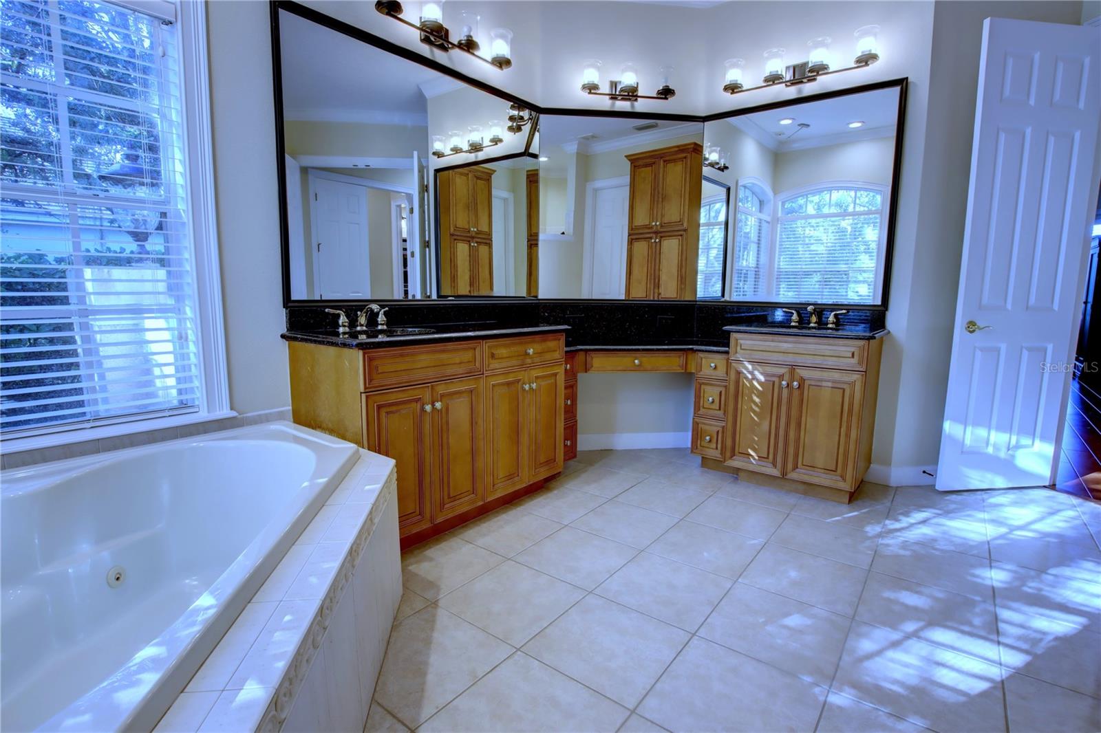 RESERVE AT HEATHROW - Residential