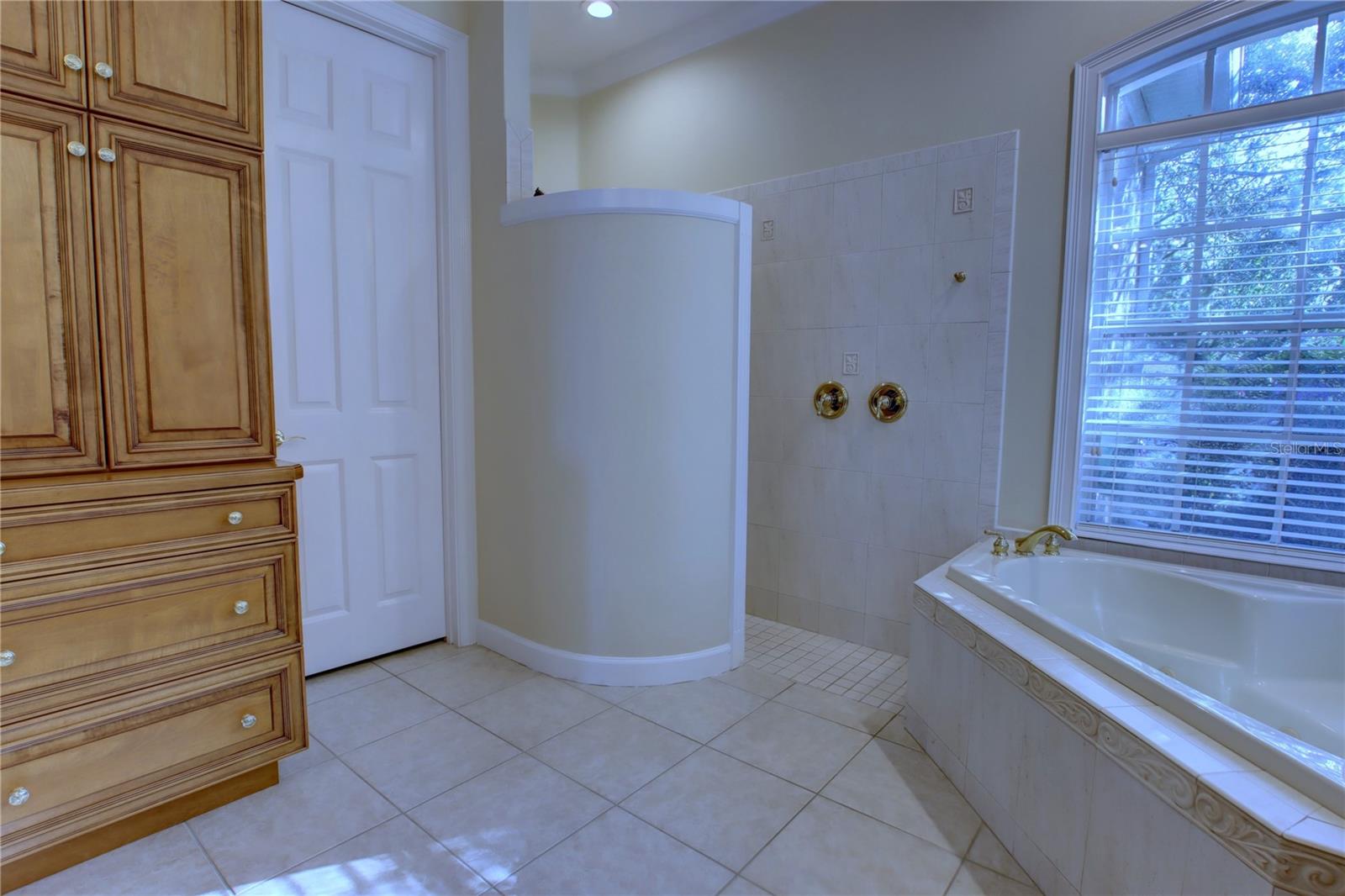 RESERVE AT HEATHROW - Residential