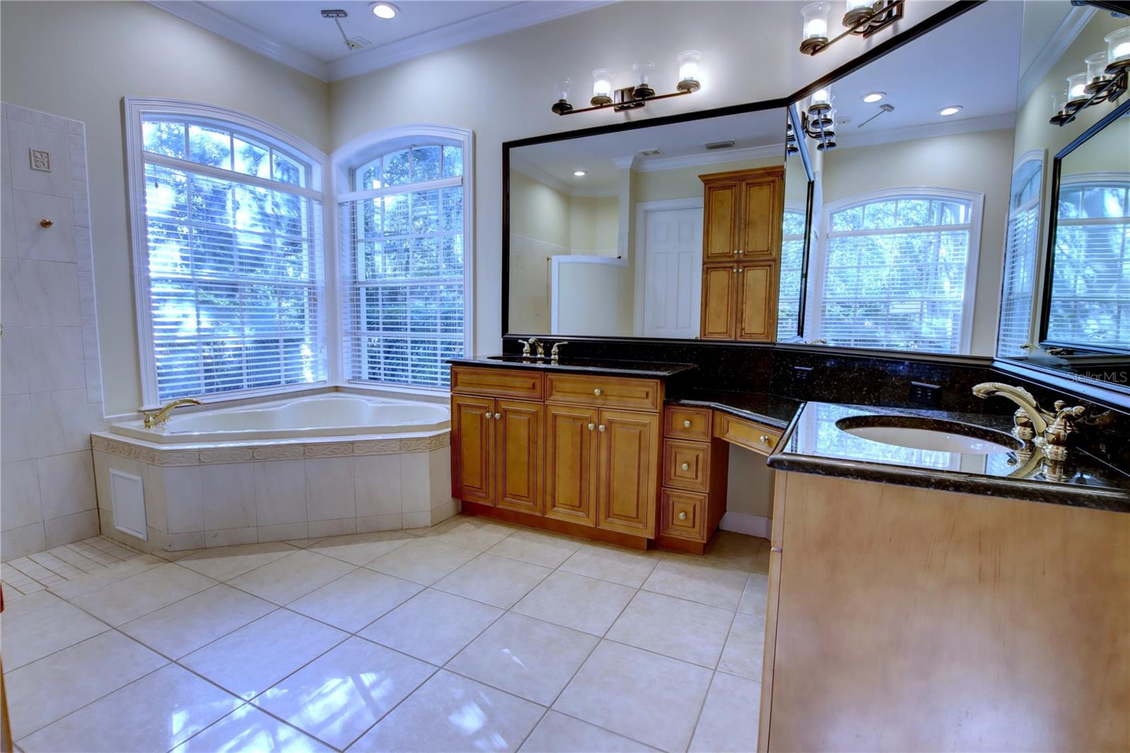 RESERVE AT HEATHROW - Residential