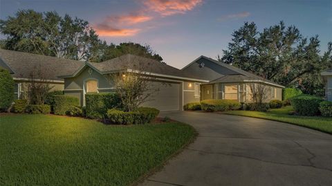 A home in WINTER HAVEN