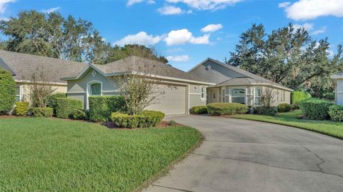 A home in WINTER HAVEN