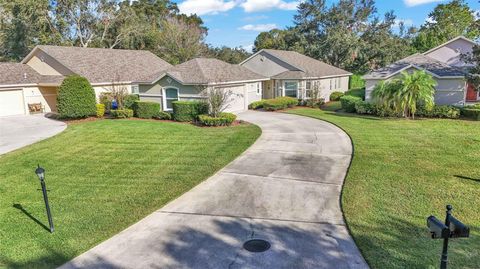 A home in WINTER HAVEN