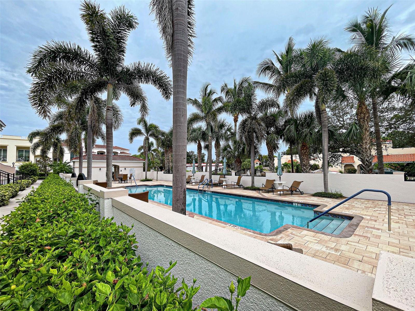 ISLAND COURT VENICE - Residential